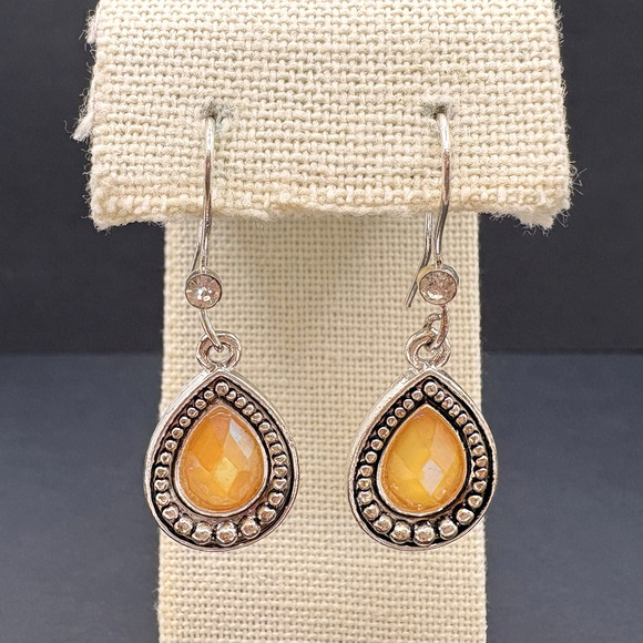 Vintage Avon Yellow Iridescent Teardrop Dangle Earrings Crystal Silver Tone - Picture 1 of 6